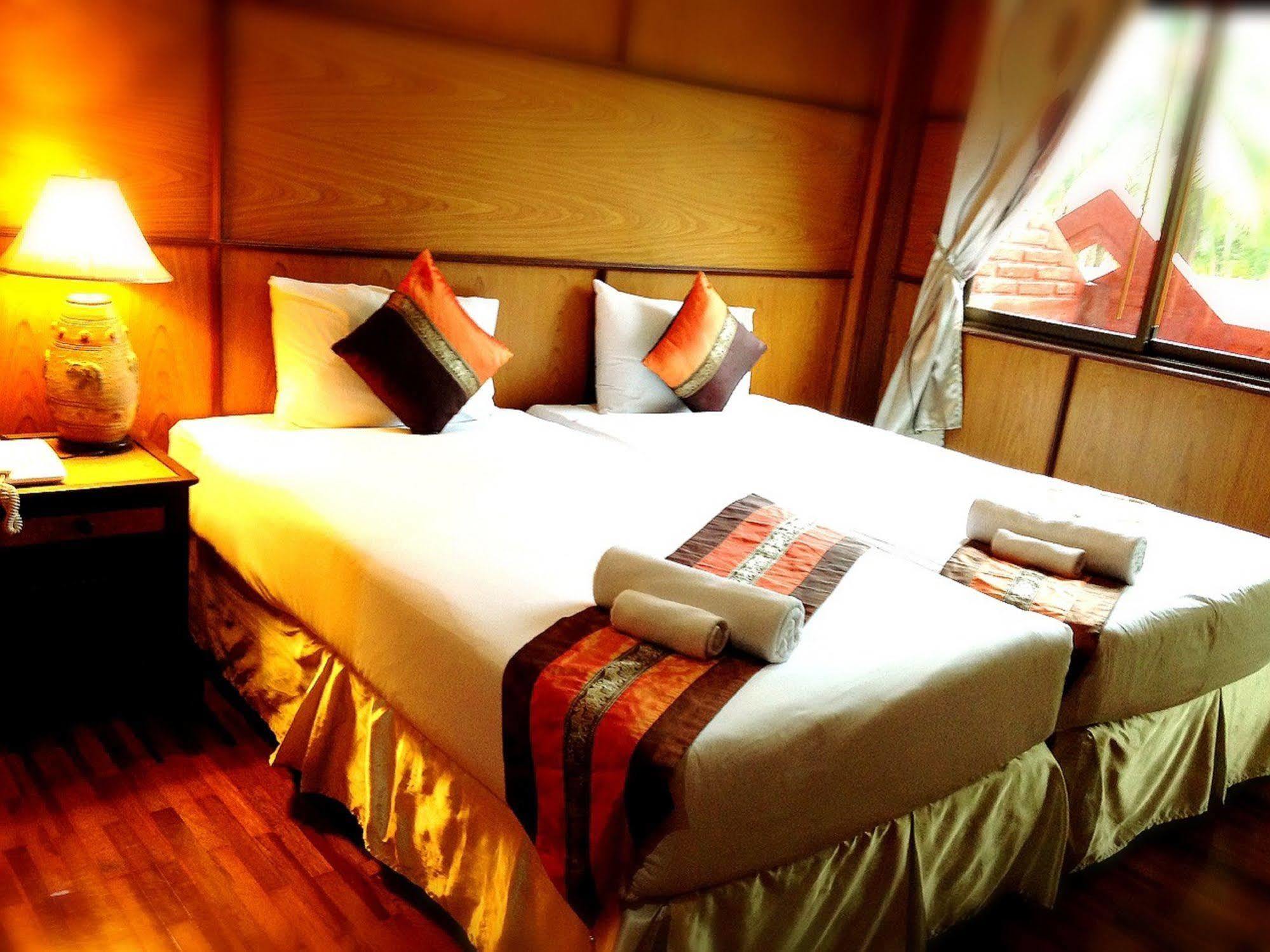 Jaroenrat Resort Samut Songkhram 외부 사진