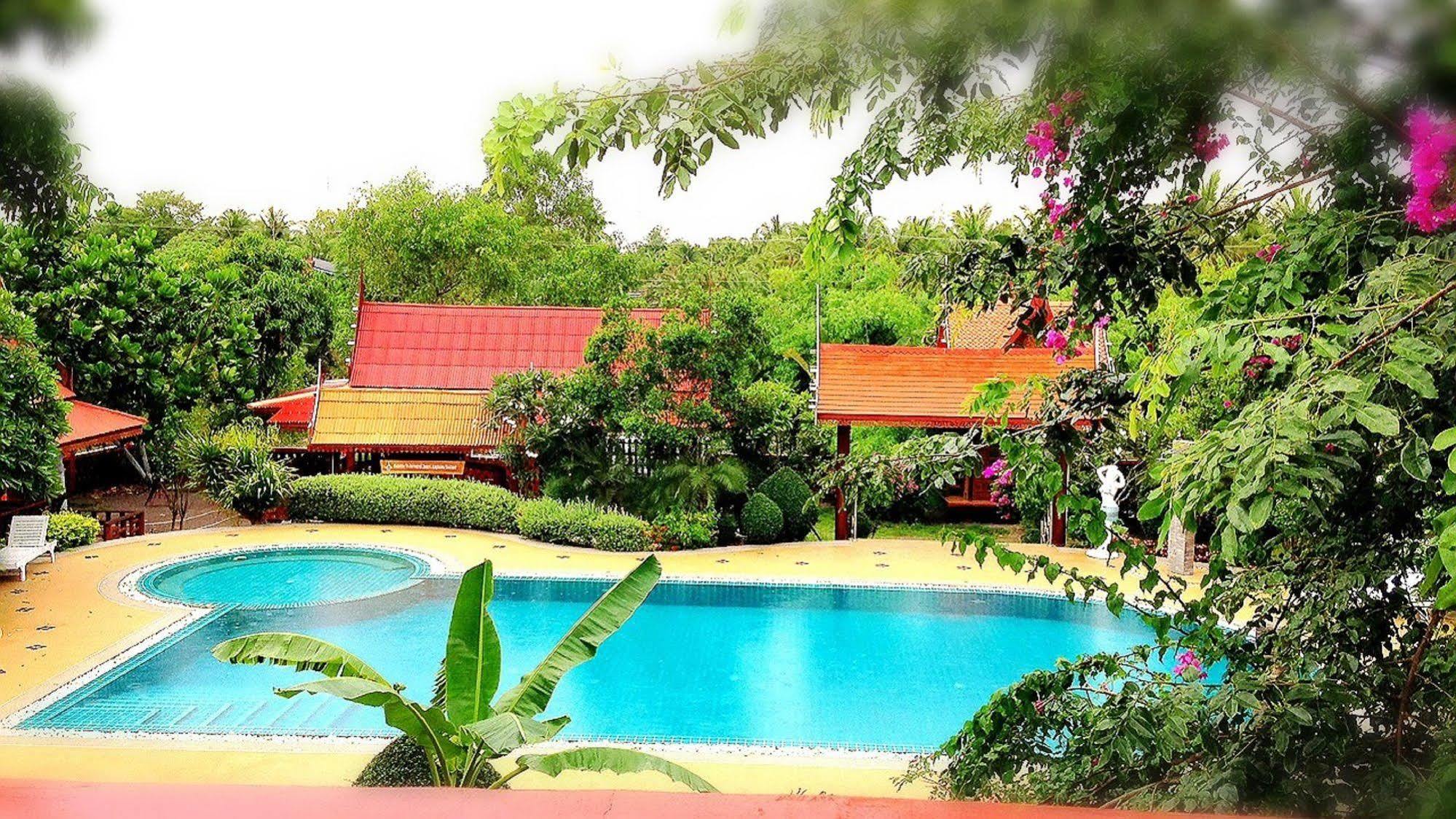 Jaroenrat Resort Samut Songkhram 외부 사진